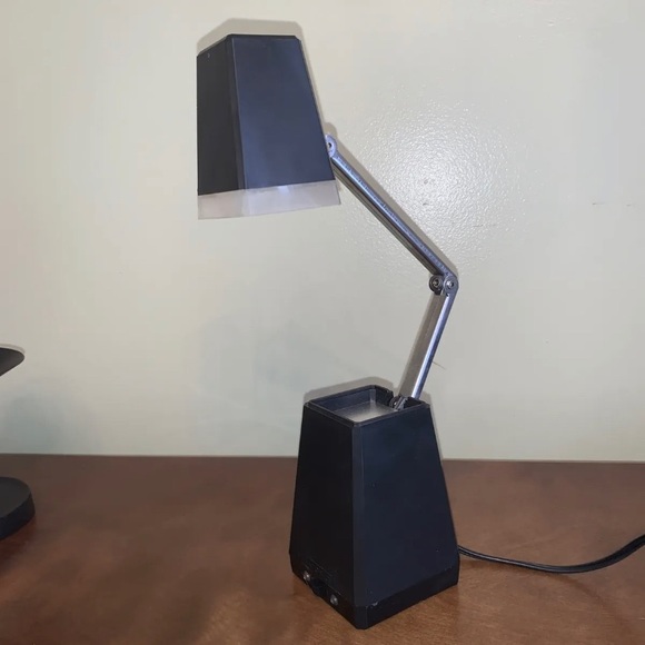 1960’s Vintage High/Low Intensity Pyramid Table Desk Lamp - Folding Adjustable - Picture 4 of 9